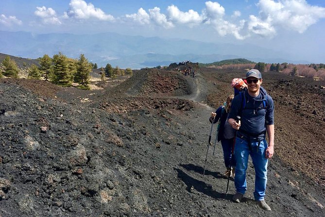 2002 Crater Excursion - Northern Etna - The 1911 and 1923 craters: deep shafts and old eruption scars