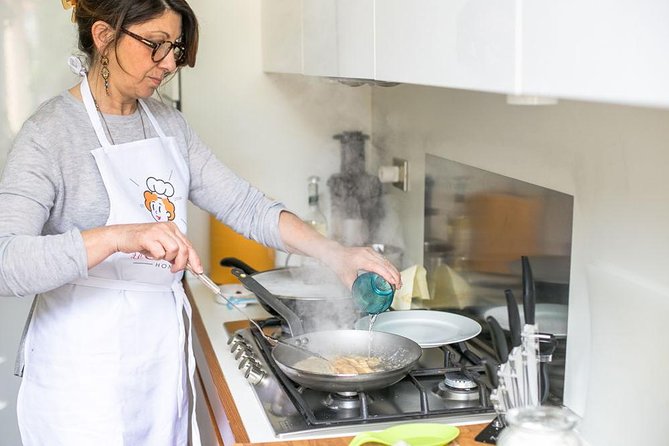 3-Recipe Italian Cooking Class in Como – Cesarine Best NYT Hosts - Logistics in Como: Meeting Point, English, and Getting There