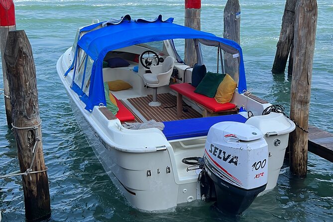 4 hours Private Boat Tour to Murano, Burano with local real guide - Small-group boat days: how to shop without getting swept along