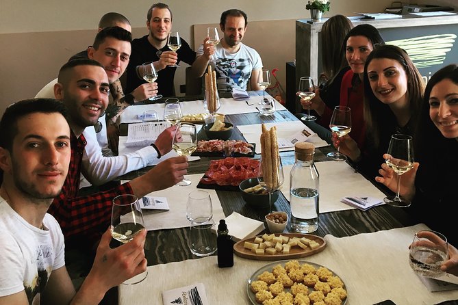 Abellonio Cascina Piccaluga - visit to the vineyards, to the wine tasting cellar - Should you book Abellonio Cascina Piccaluga?