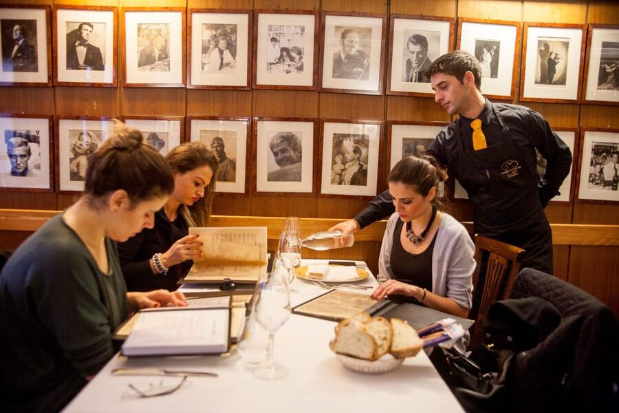 Alfredo alla Scrofa Restaurant in Rome: Eat Like a Star - Location, timing, and how to make the evening feel easy