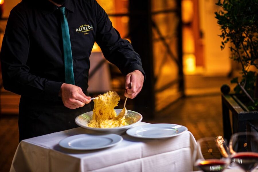 Alfredo alla Scrofa Restaurant in Rome: Eat Like a Star - Smart casual, dietary needs, and small friction points