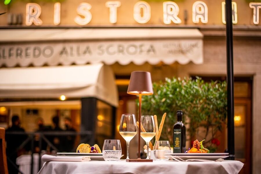 Alfredo alla Scrofa Restaurant in Rome: Eat Like a Star - Picking your experience: Season Tasting Menu vs pasta class