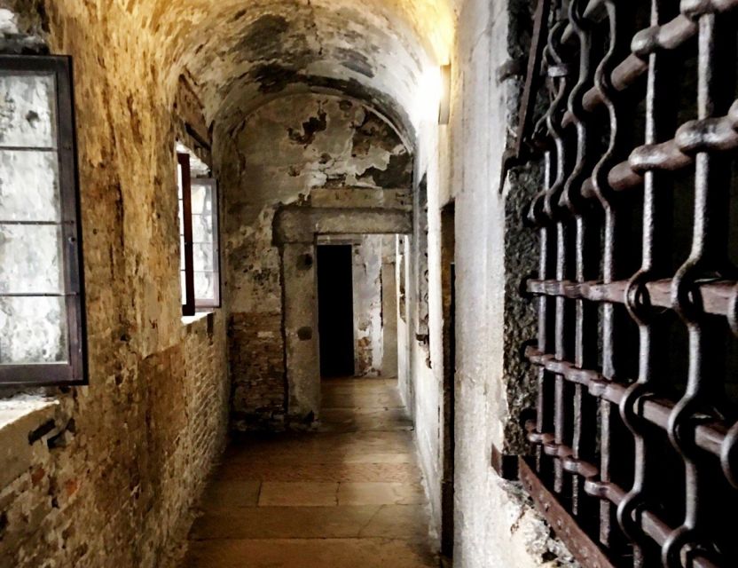 All-Inclusive Tour: Doge Palace, St Mark's Basilica & Square - St Mark’s Basilica: Gold Mosaics, Marble Inlays, and Group Reality