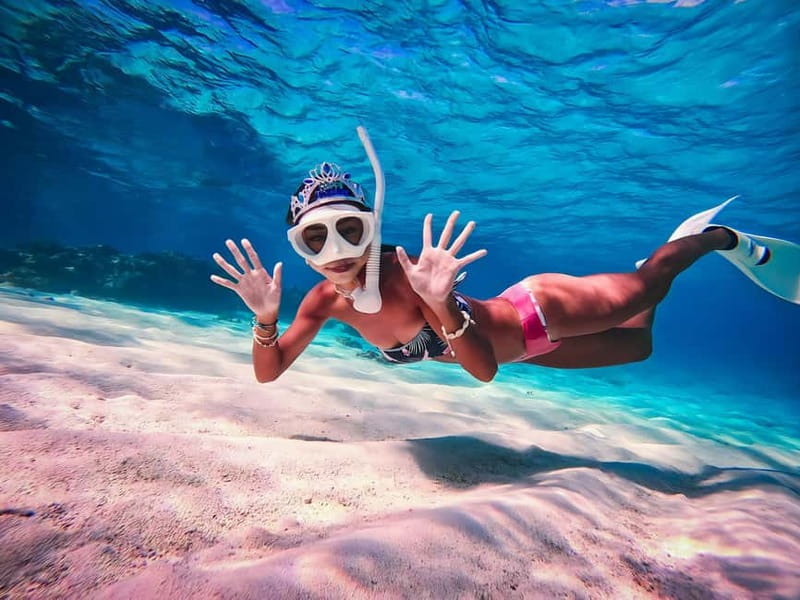 Amalfi: Boat Adventure Caves, Beaches, Snorkeling & Positano - Amalfi photo stop: the warm-up before the fun