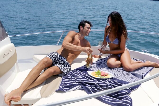Amalfi Coast Boat Rental: Explore, Swim, and Relax at Your Pace - The boat itself: size, comfort, and what you actually get