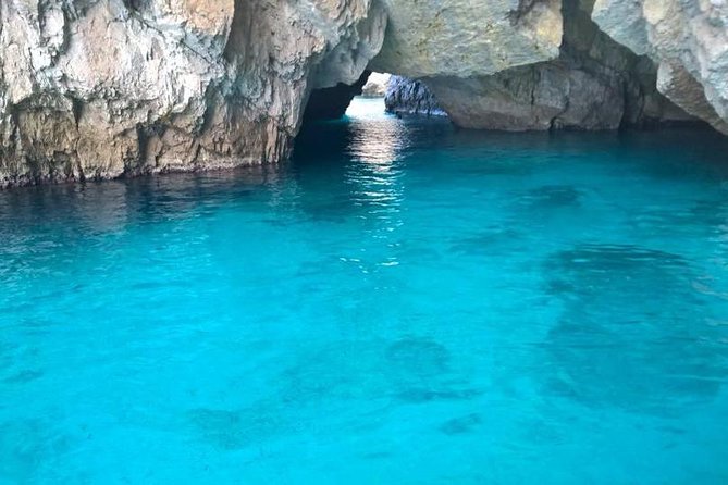 Amalfi Coast Boat tour Small Group - Drinks, snacks, and that final crew surprise
