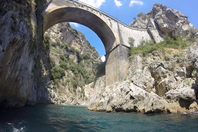 Amalfi Coast Boat tour Small Group - Where the guide fits in (English tours, stories, and route tips)