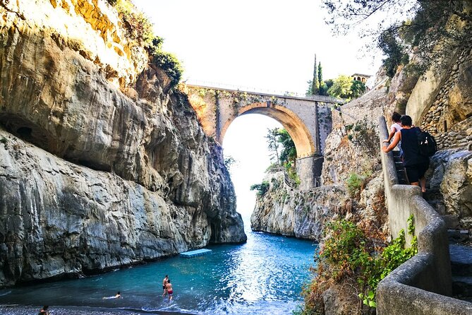 Amalfi Coast Small Group Day Boat Tour with Limoncello Onboard - Emerald Grotto timing: optional 10€ and short on-purpose stops