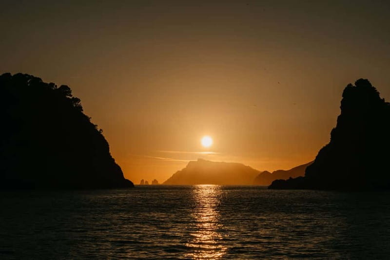 Amalfi: Sunset Boat Tour with Fruit and Drinks - Conca dei Marini: Fishermen Views, Sophia Loren Sight Lines, and Santa Rosa Monastery
