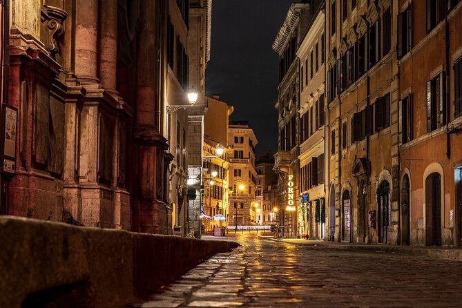 Ancient Rome at Twilight Walking Tour - Torre dei Borgia: the secret-feeling Colosseum night photo moment