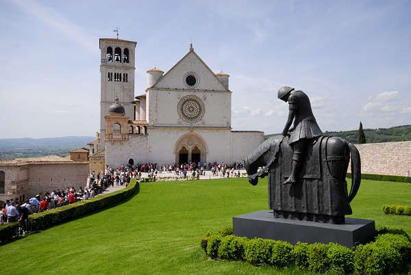 Assisi: Private Walking Tour with St. Francis Basilica - Why this 2.5-hour private route feels so efficient