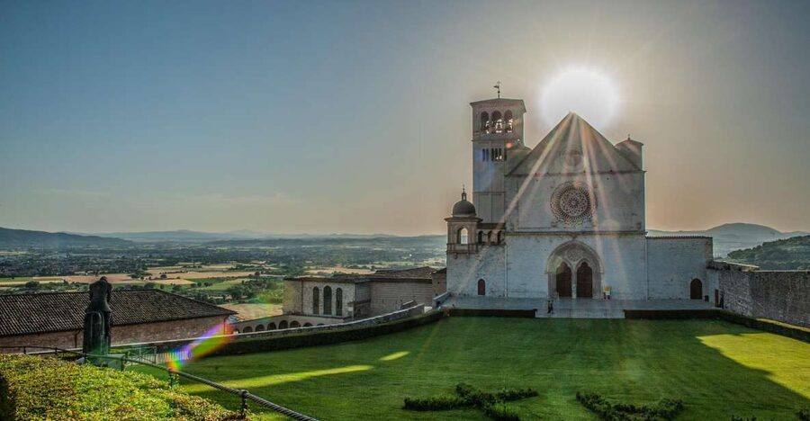 Assisi: Walking Tour with St. Francis Basilica Visit - Matteotti Meeting Point and the Uphill Start in Assisi