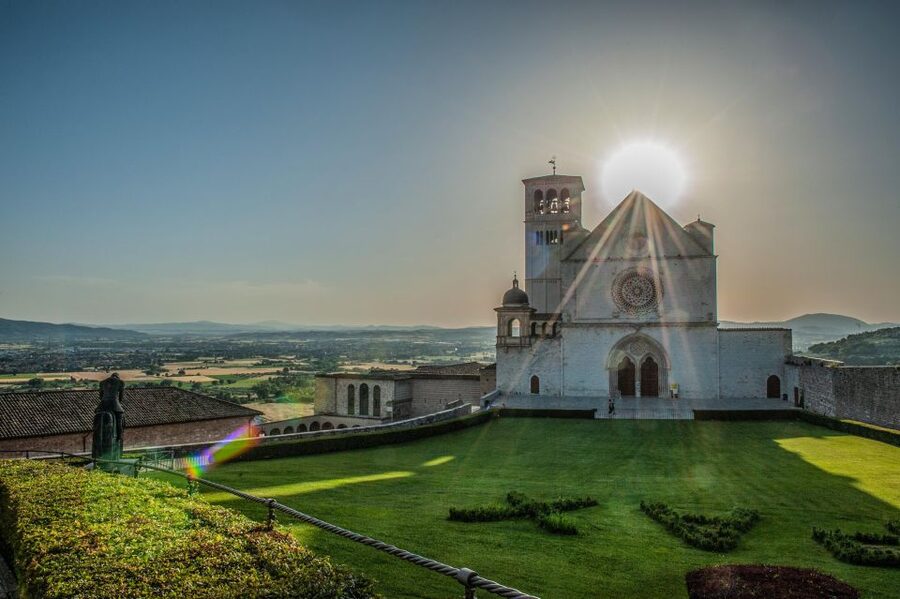 Assisi: Walking Tour with St. Francis Basilica Visit - Temple of Minerva at Piazza del Comune: Rome’s Best Surprise
