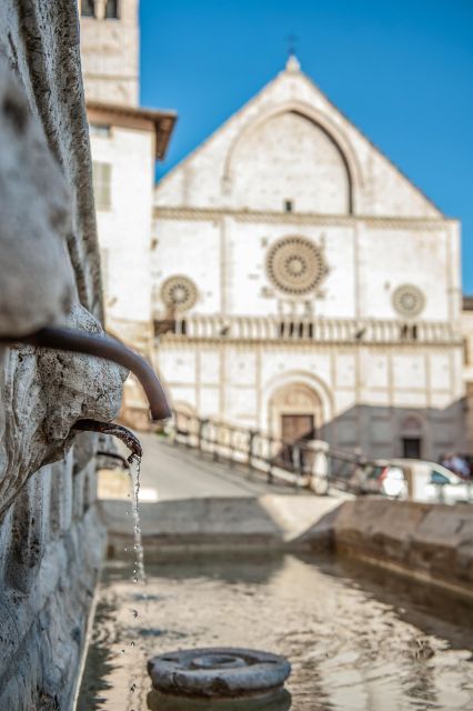 Assisi: Walking Tour with St. Francis Basilica Visit - Basilica of Saint Francis: Frescoes, Silence, and the Giotto Connection
