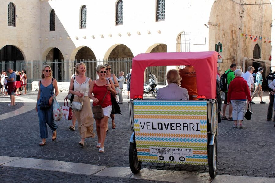 Bari: Old Town Guided Eco-Friendly Rickshaw Tour - Finding VELO SERVICE near Piazza Mercantile