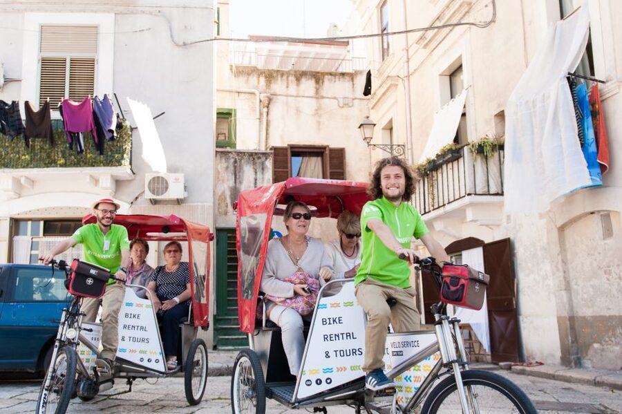 Bari: Old Town Guided Eco-Friendly Rickshaw Tour - Sea-front glimpses and the old versus new contrast