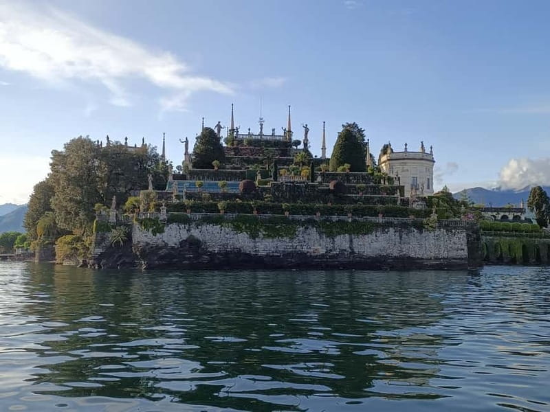 Baveno: Hop-On Hop-Off Boat Tour to 3 Borromean Islands - Isola dei Pescatori: a fishing village you can actually wander