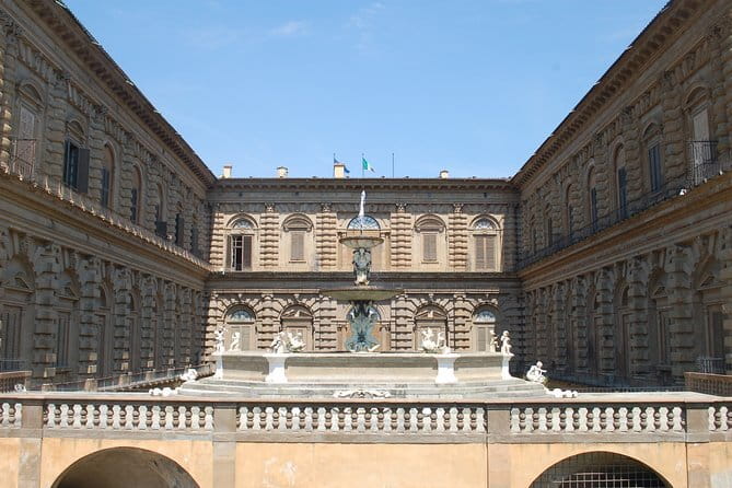 Best of Florence: Small Group Tour Skip-the-Line David & Accademia with Duomo - Guide impact: why the best part often is the person talking