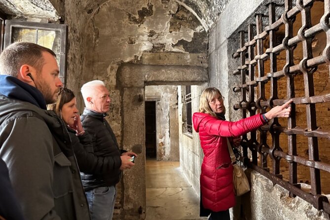 Best Of Venice: Saint Mark's Basilica, Doges Palace with Guide and Gondola Ride - Doge’s Palace With an Art Historian Guide: Courts, Crime, and Fine Craft