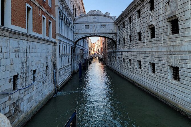 Best Of Venice: Saint Mark's Basilica, Doges Palace with Guide and Gondola Ride - Who Should Book This Tour, and Who Might Prefer Something Else?