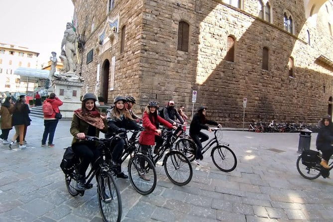 Bike Tour of Florence with Piazzale Michelangelo - Piazza del Duomo and Piazza della Repubblica: the orientation start