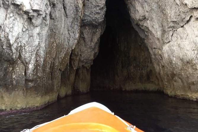 Boat tour of Ortigia Island and sea caves - Sea Caves: What You Can Expect During the Cave Stops