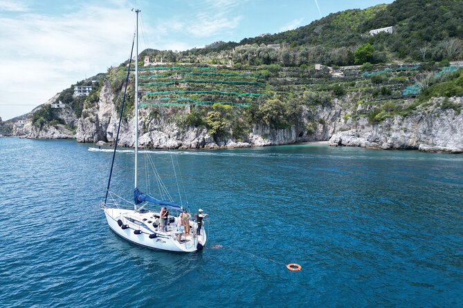 Boat tour of the Amalfi Coast with Aperitif - Back on the boat: when the wind lets you sail