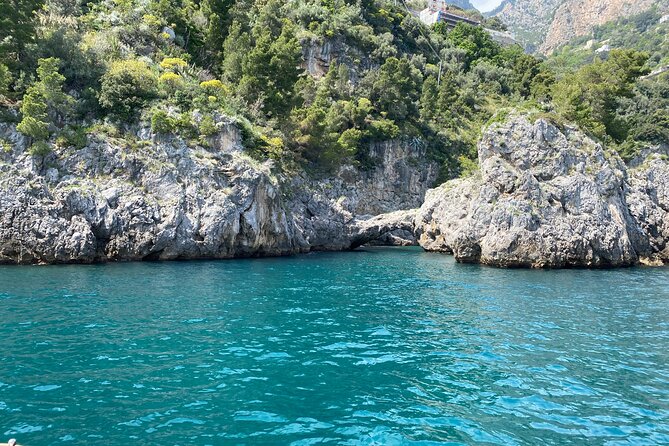 Boat tour of the Amalfi Coast with Aperitif - Crew style and boat comfort, from Francesco to Angela