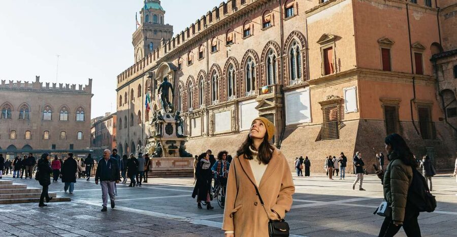 Bologna: City Center Walking Tour - Two Towers payoff: reading the skyline before you leave
