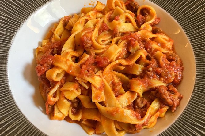 Bologna: Full meal Food Tour with Local Delights by Do Eat Better - Meeting Point and the Walking Route That Makes Sense