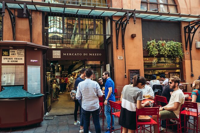 Bologna: Full meal Food Tour with Local Delights by Do Eat Better - Pacing and Practical Tips for a Comfortable Tour
