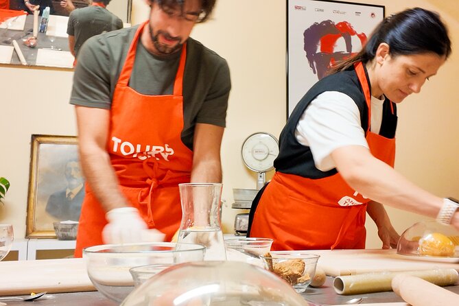 Bologna Local Pasta Cooking Class, Ragu, Spritz, Wine & Gelato - Where You Meet and How the Class Starts with Aperitivo Energy