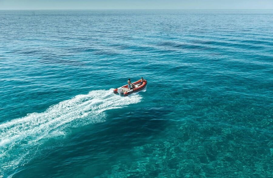 Cagliari: Devil's Saddle Boat Tour with Spritz and Chips - Grotta dei colombi snorkeling: the longest swim moment