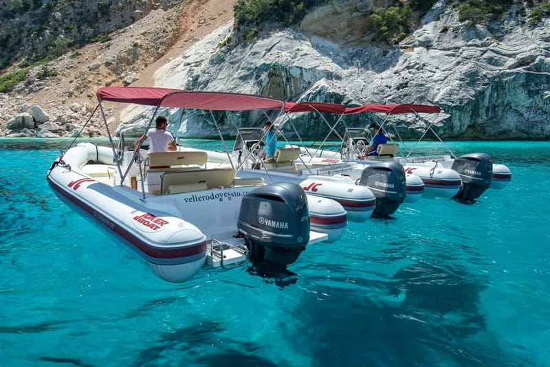 Cala Gonone: Dinghy Excursion to C. Mariolu and C. Goloritzè - Cala Goloritzè: swimming near the natural arch (and planning your time)