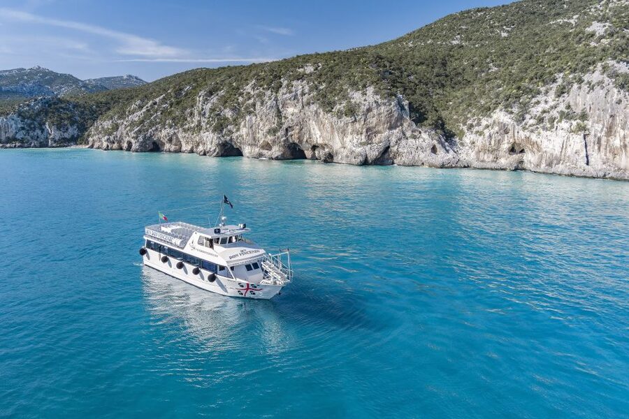 Cala Gonone: Grotta del Bue Marino and Cala Luna Boat Tour - Check-in Reality at Mare di Gadget and How to Avoid Friction