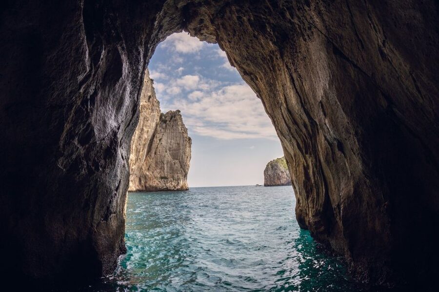 Capri: 2-Hour Boat Tour with Happy Hour - Swim and snorkel in the Tyrhhenian Sea: when the tour turns into the memory
