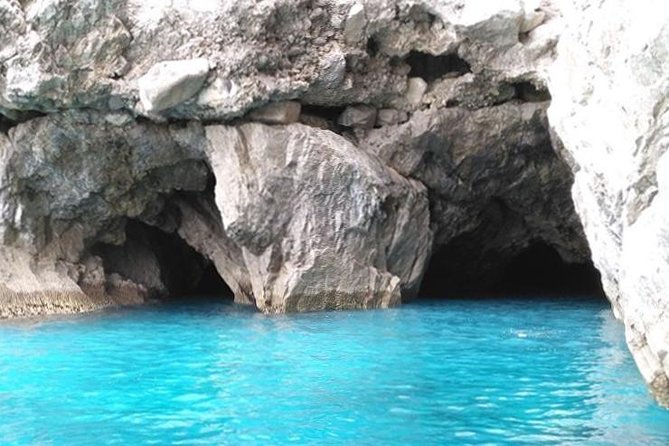 Capri Boat Tour from Sorrento: Swim, Grottos & Light Lunch - Lunch, snacks, and drinks: what’s included, and what to expect