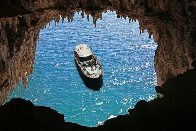 Capri Boat Tour from Sorrento: Swim, Grottos & Light Lunch - Getting to the meeting point, then to the port without stress