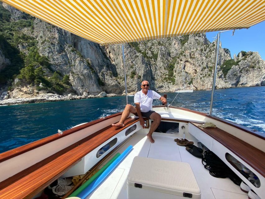Capri: Island and Grottos Boat Cruise with Snacks and Drinks - White, Green, and the Marvellous Grotto Stops