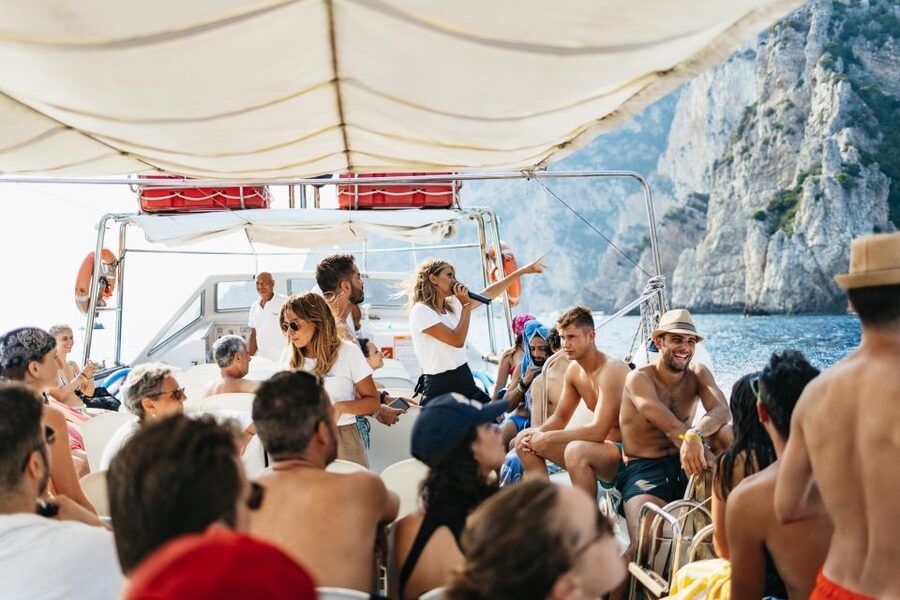 Capri: Island Boat Trip with Grottos - White and Green Grottos: how the light effects really work