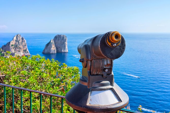 Capri Walking Tour with local guide - Piazzetta time: the square where Capri’s attitude shows up
