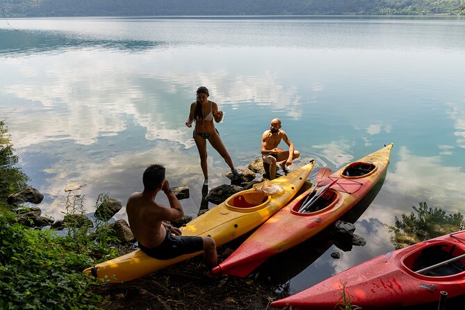 Castel Gandolfo Lake Kayak and Swim Tour - Step one: the on-land paddle lesson before you push off