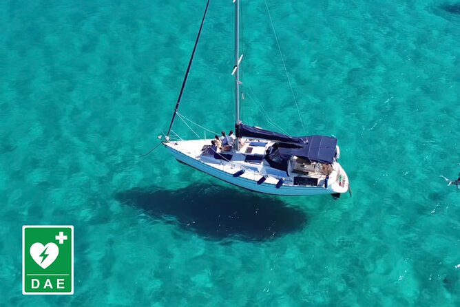 Catamaran tour stops bathing and snorkeling toast with prosecco - Getting to the marina, then settling into a compact catamaran