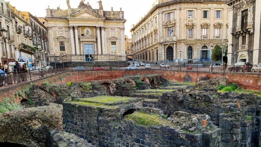 Catania: City Highlights Walking Tour - Castello Ursino: the fortress stop that gives Catania a center of gravity