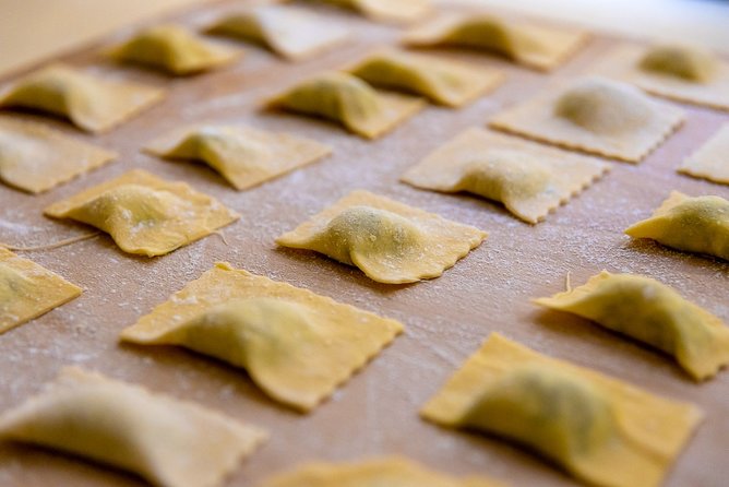 Cesarine: Small group Pasta and Tiramisu with Mamma in Lucca - Who should book this class, and who might not love it