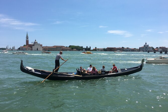 Charming Gondola Ride on the Grand Canal & Gondola Gallery™ - What makes this Gondola ride feel like real Venice