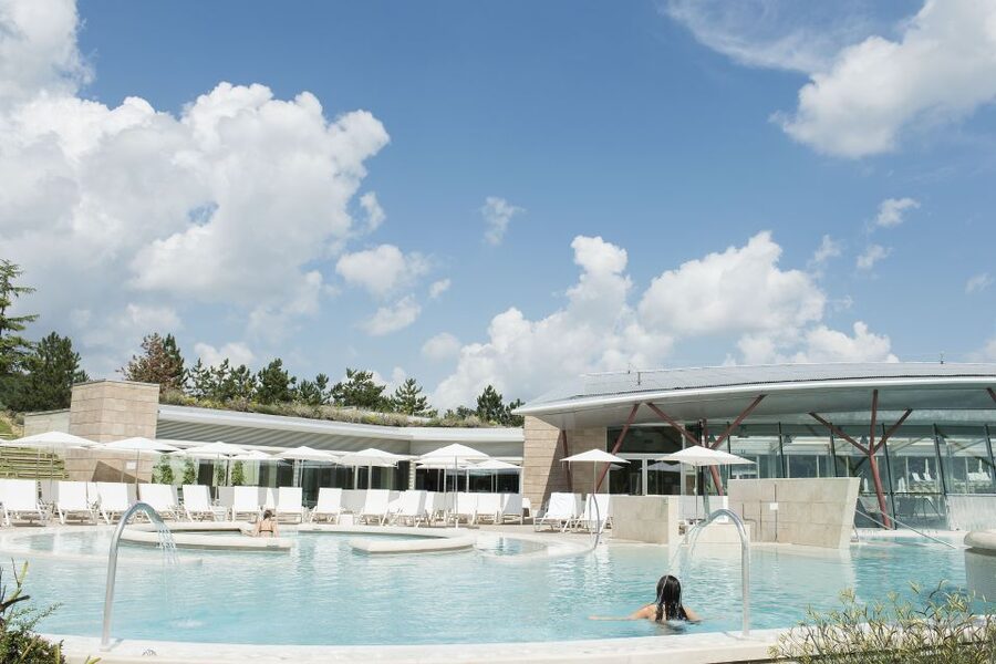 Chianciano Terme: Theia Thermal Pools Entrance Ticket - Opening hours and closures: plan around the calendar