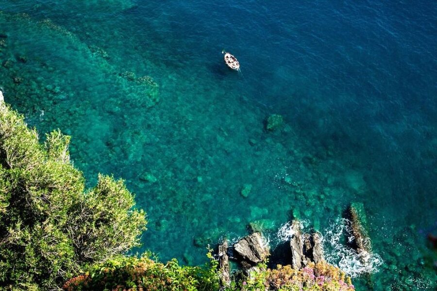 Cinque Terre: Hybrid Boat Tour with Swimming Stop - Manarola: the colored-house postcard angles