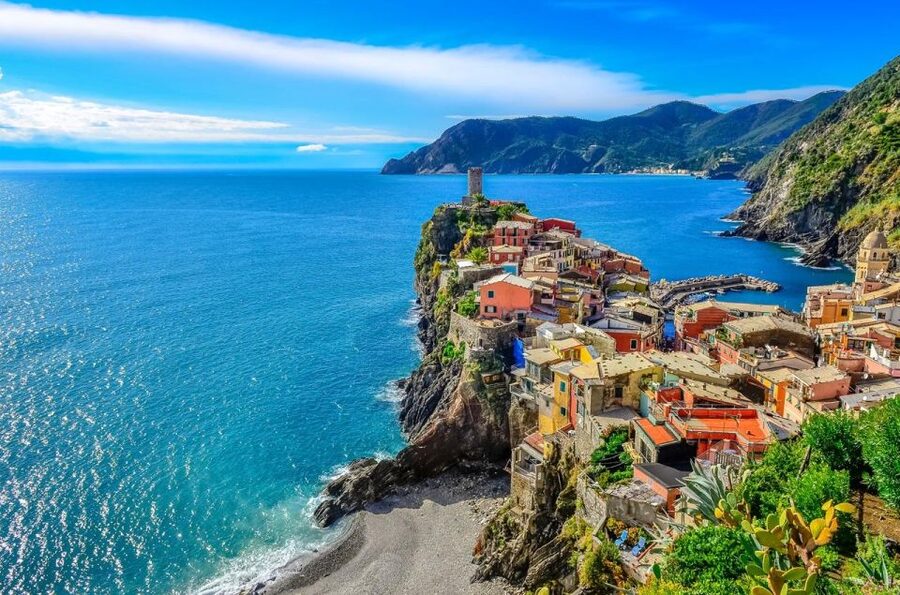 Cinque Terre: Hybrid Boat Tour with Swimming Stop - Riomaggiore: postcard bends and a smooth return